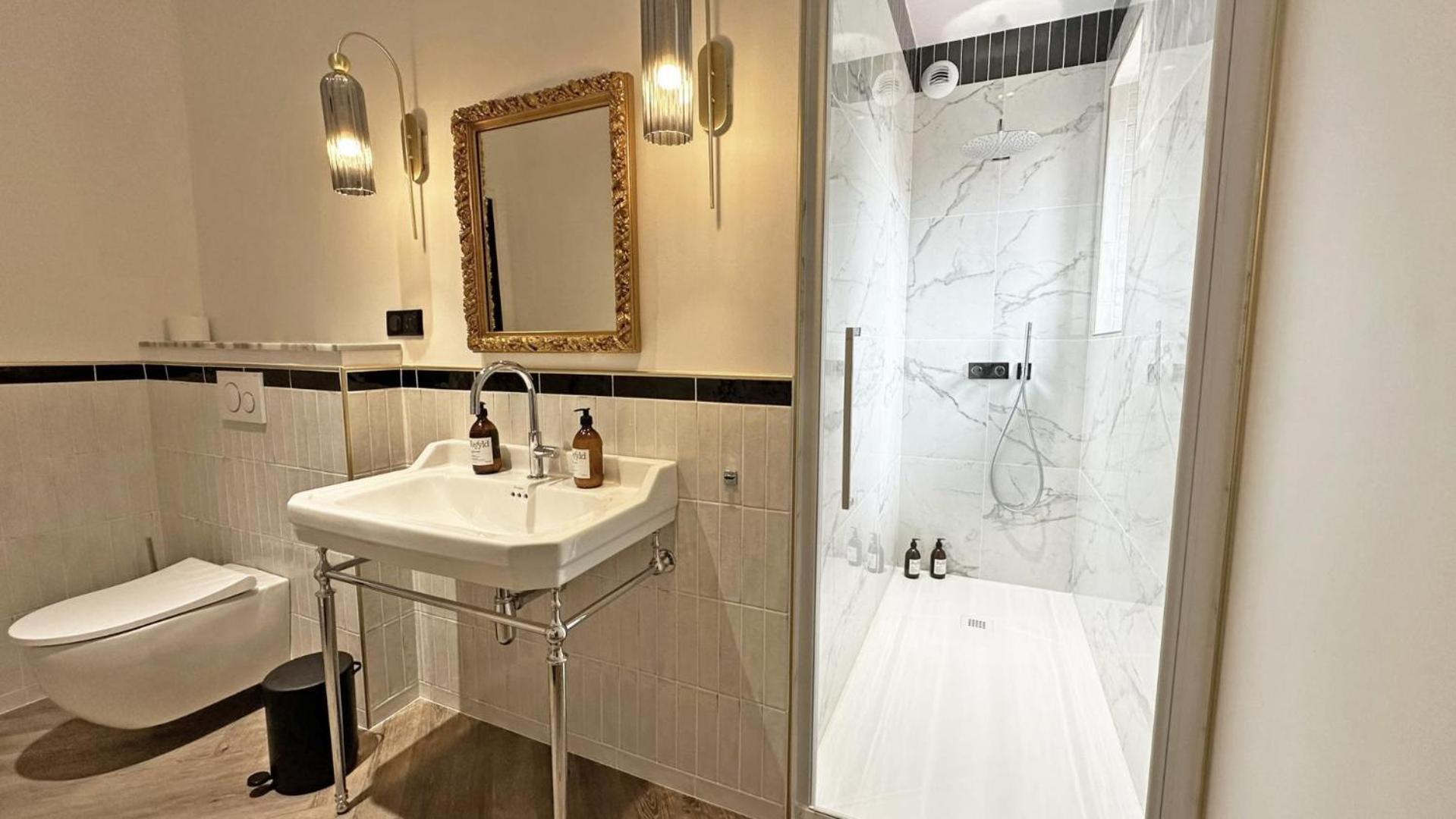Le Manoir Des Perrieres Bed & Breakfast Rochechouart Bagian luar foto