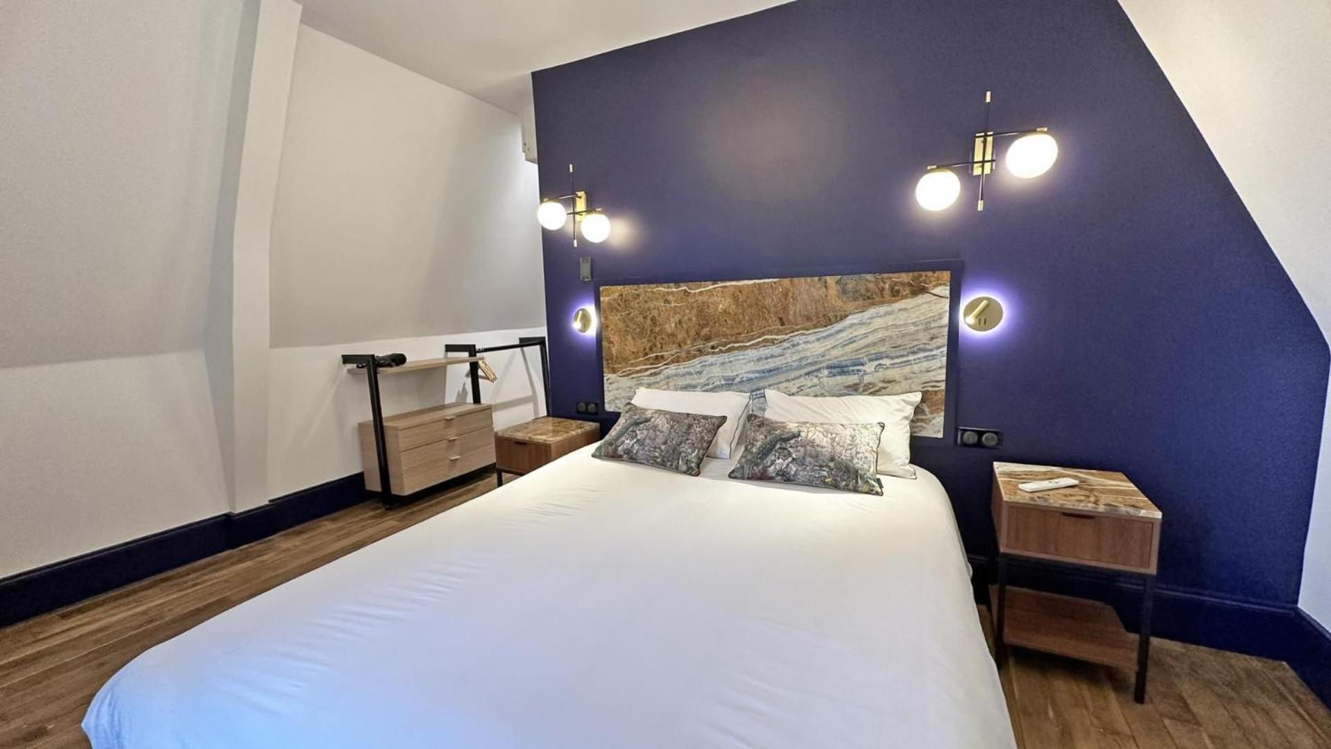 Le Manoir Des Perrieres Bed & Breakfast Rochechouart Bagian luar foto