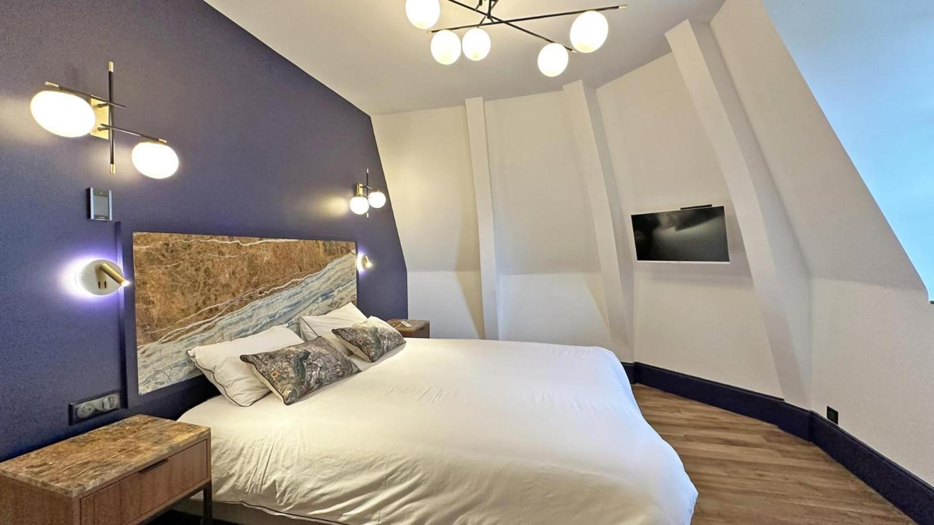 Le Manoir Des Perrieres Bed & Breakfast Rochechouart Bagian luar foto