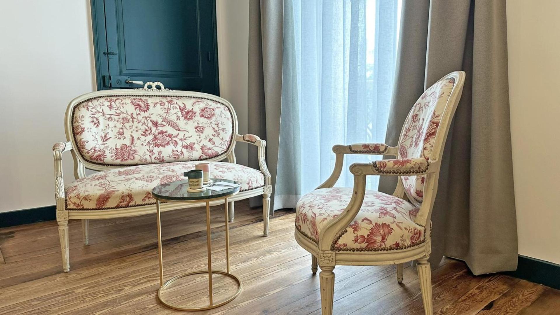 Le Manoir Des Perrieres Bed & Breakfast Rochechouart Bagian luar foto