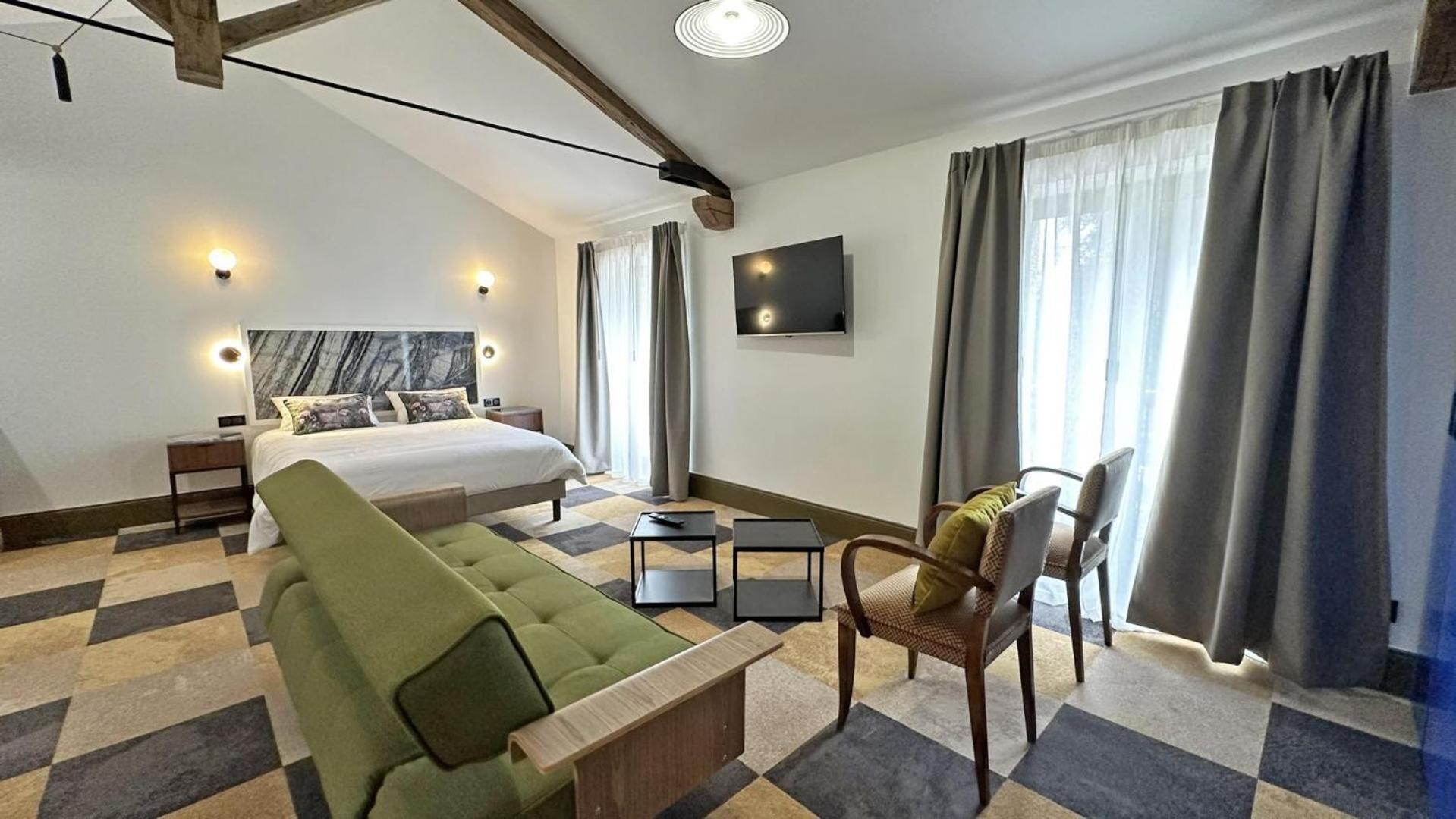 Le Manoir Des Perrieres Bed & Breakfast Rochechouart Bagian luar foto