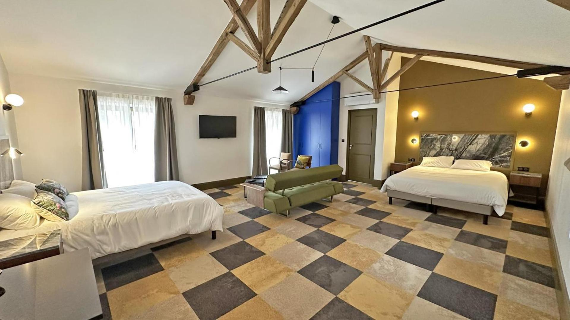 Le Manoir Des Perrieres Bed & Breakfast Rochechouart Bagian luar foto