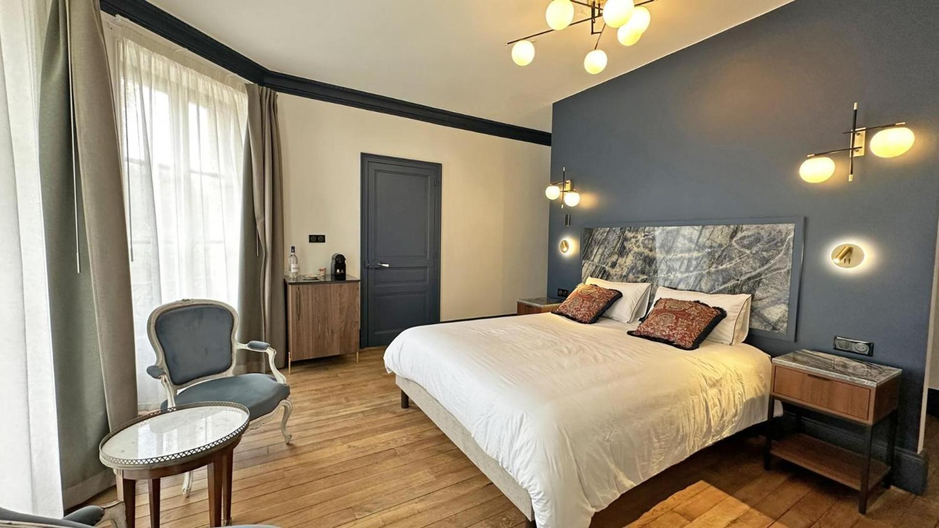 Le Manoir Des Perrieres Bed & Breakfast Rochechouart Bagian luar foto