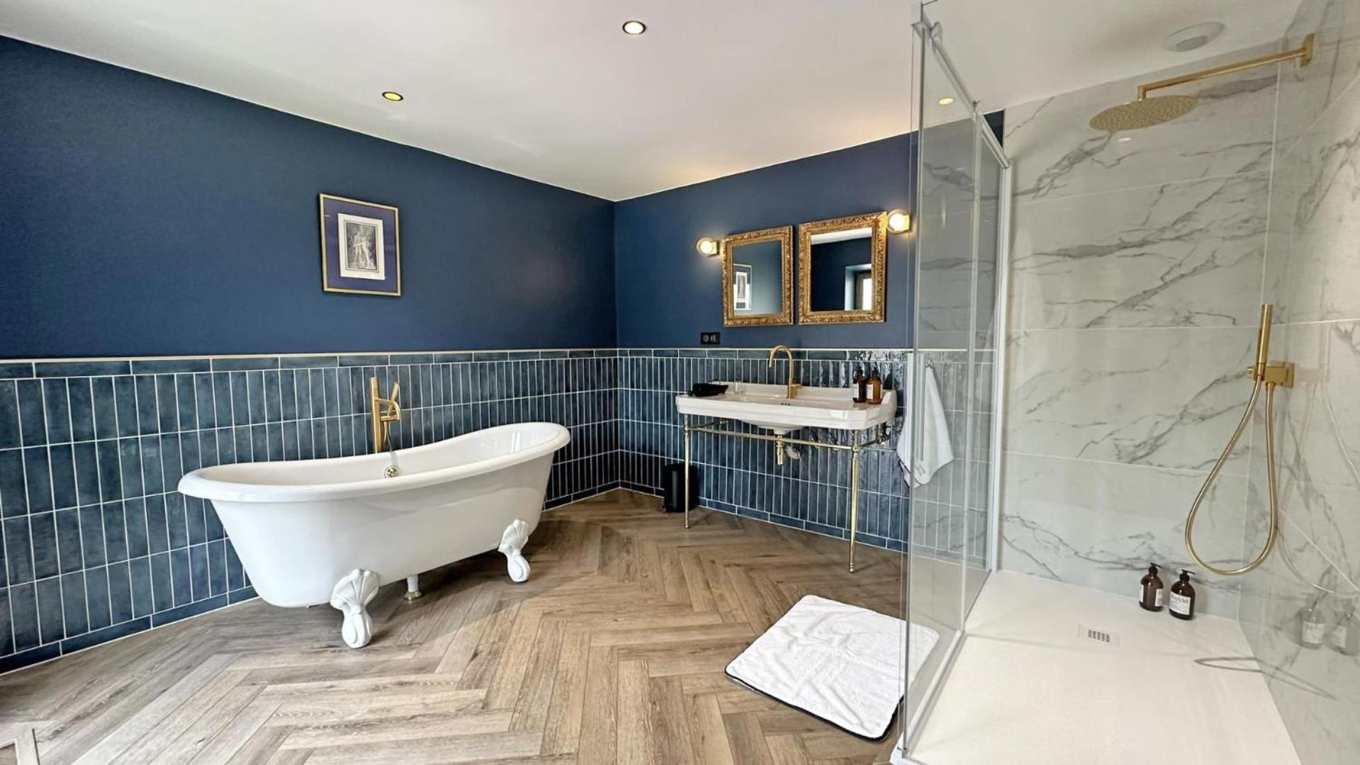 Le Manoir Des Perrieres Bed & Breakfast Rochechouart Bagian luar foto