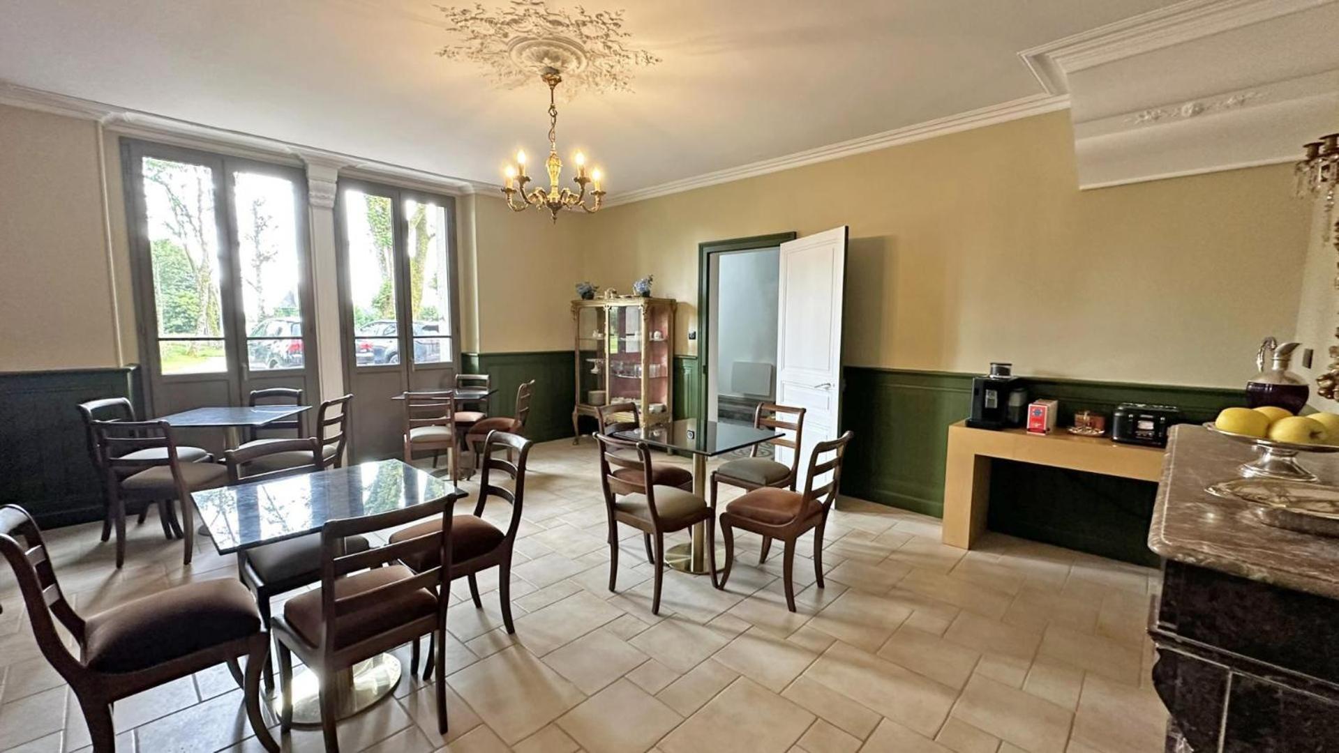 Le Manoir Des Perrieres Bed & Breakfast Rochechouart Bagian luar foto